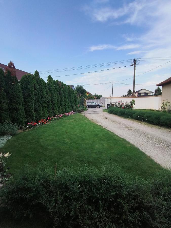 Affittacamere Cozy With Garden In *
