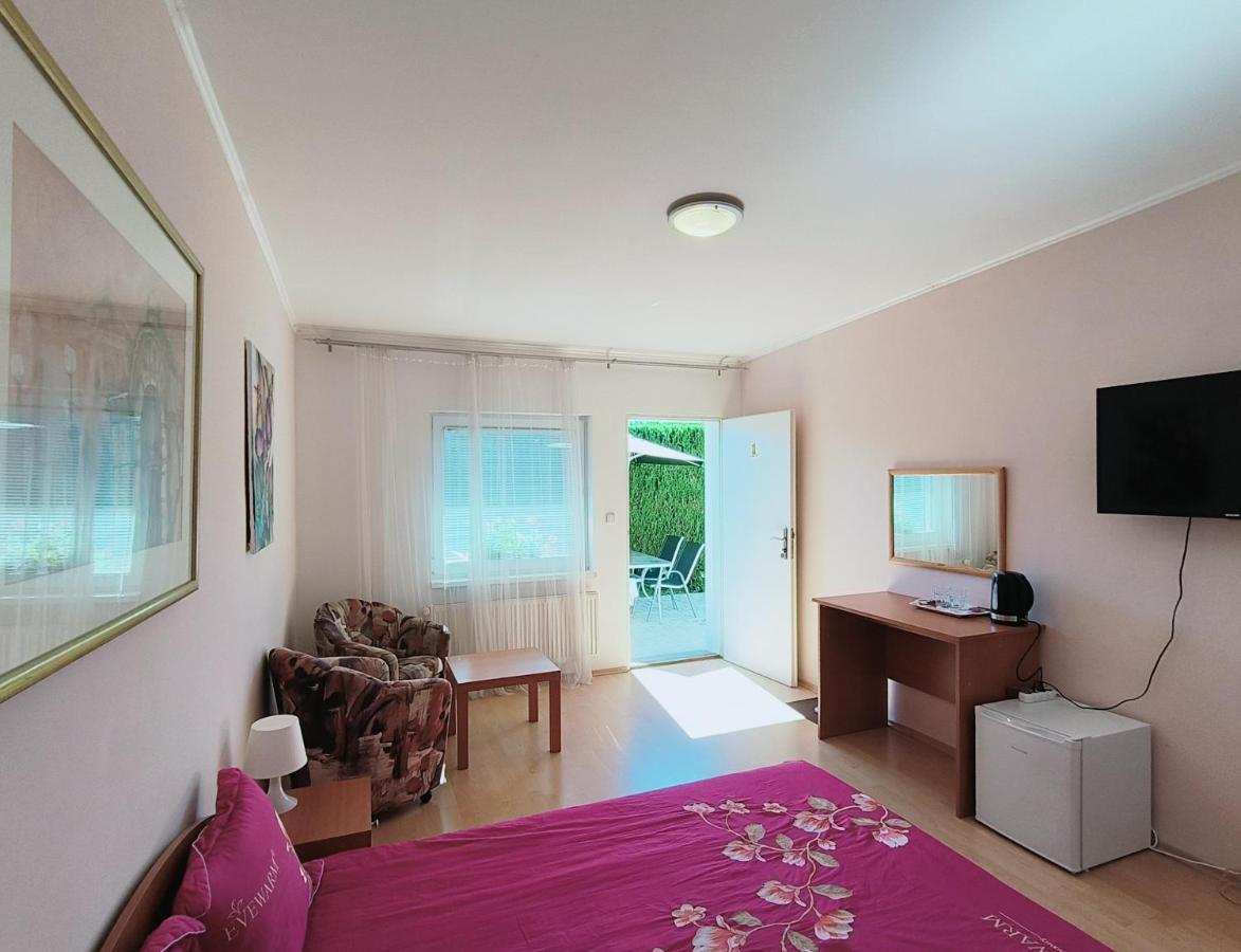 Affittacamere Cozy With Garden In